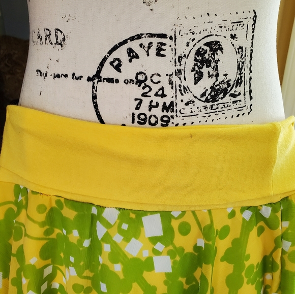 Women's Lux Skirt, Size XS - Picture 3 of 11